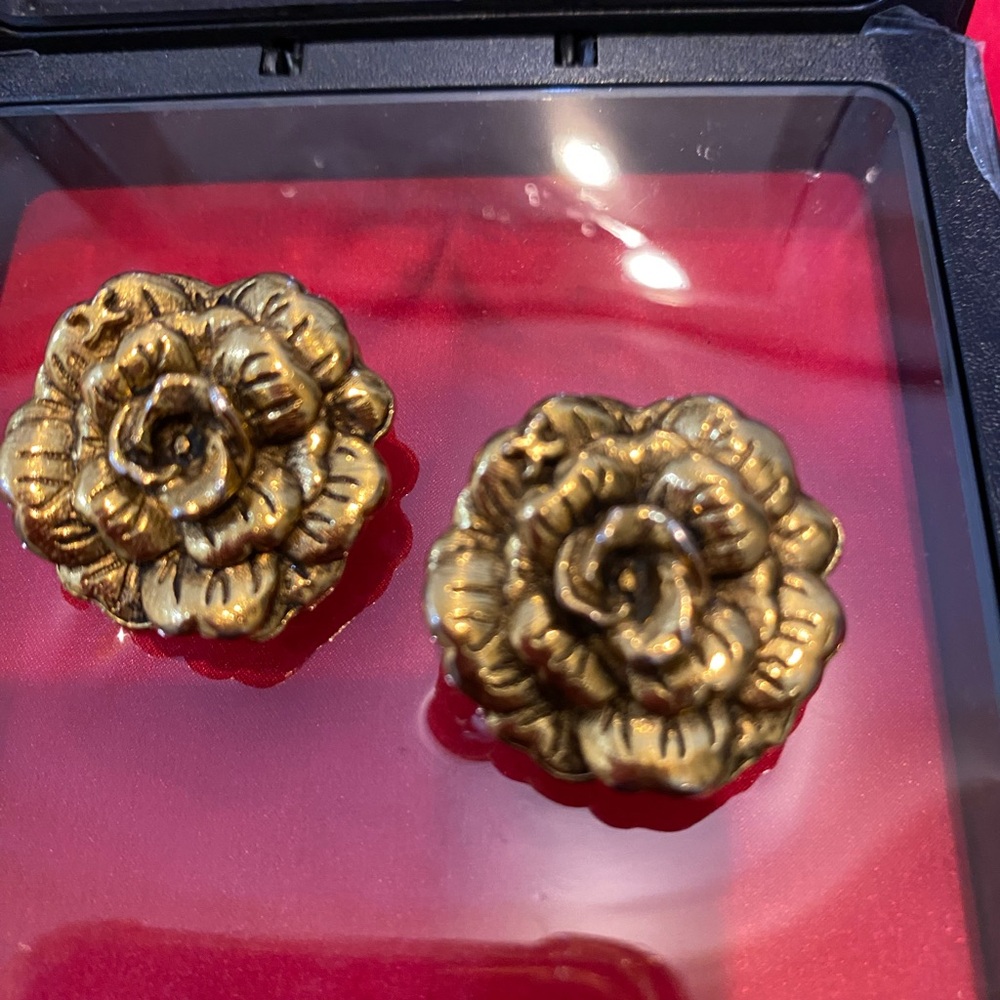 Chanel 24 carat Gold plated Camellia Shaped clipon Earrings. vintage condition